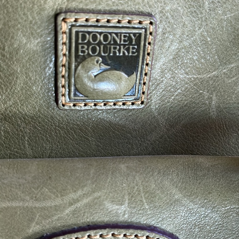 VIDEO- Unique Dooney & Bourke Medium Pocket Tassel Bag - Picture 8 of 8
